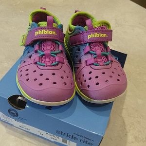 Toddler Size 5 Stride Rite Phibian Shoes
